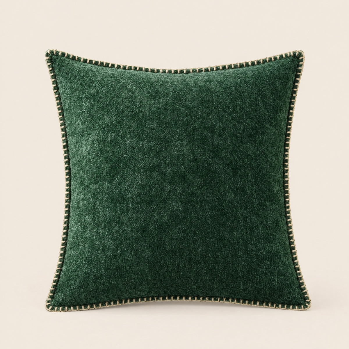 Housse de coussin GALON en chenille vert forêt, bordure au point de feston crème, 45x45 cm