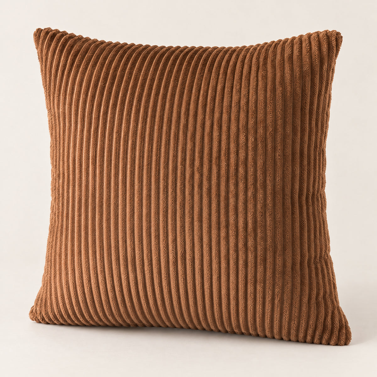 CANNELE — housse de coussin en velours côtelé à larges côtes, coloris Café