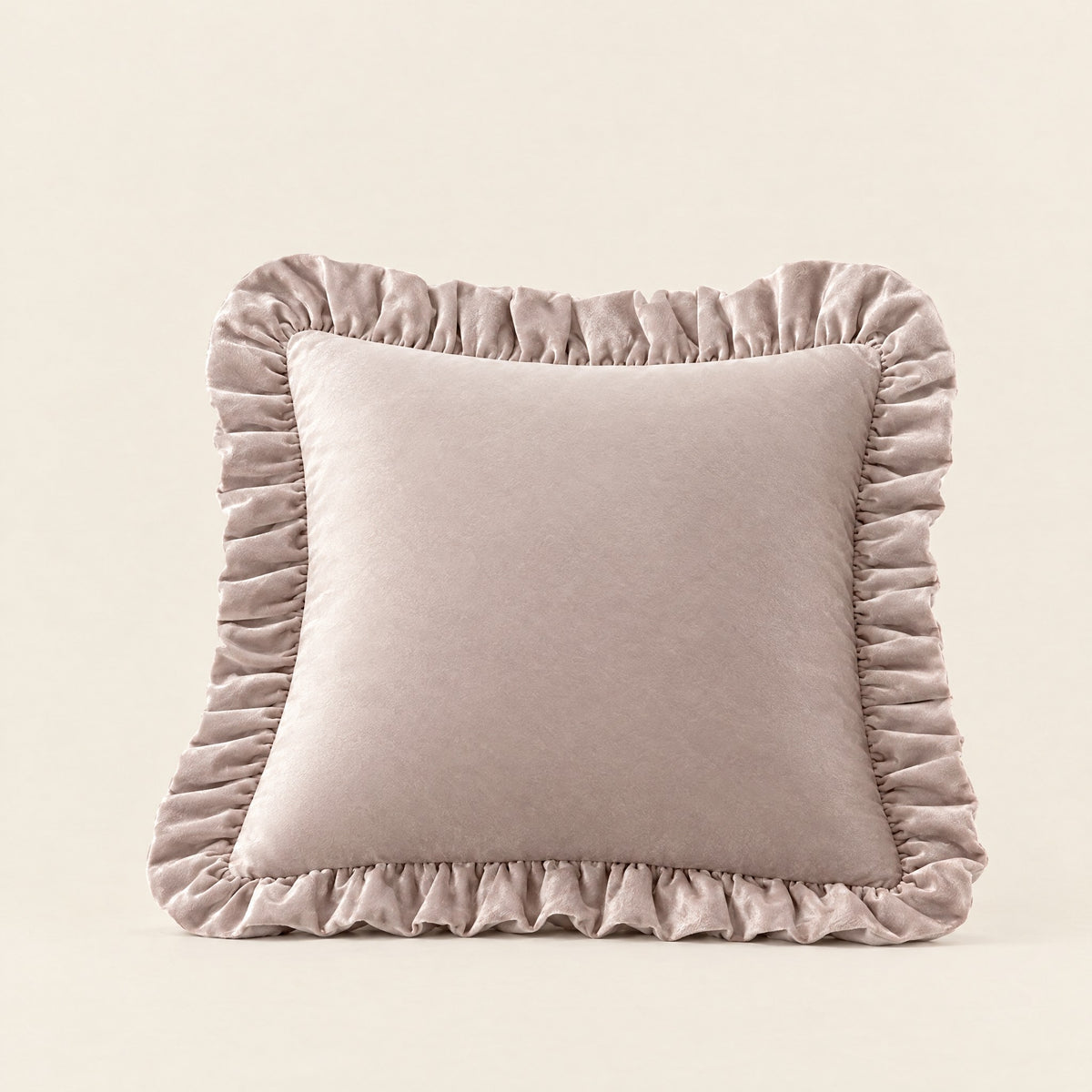 Housse de coussin RUCHE en velours à volant ruché, coloris Grège
