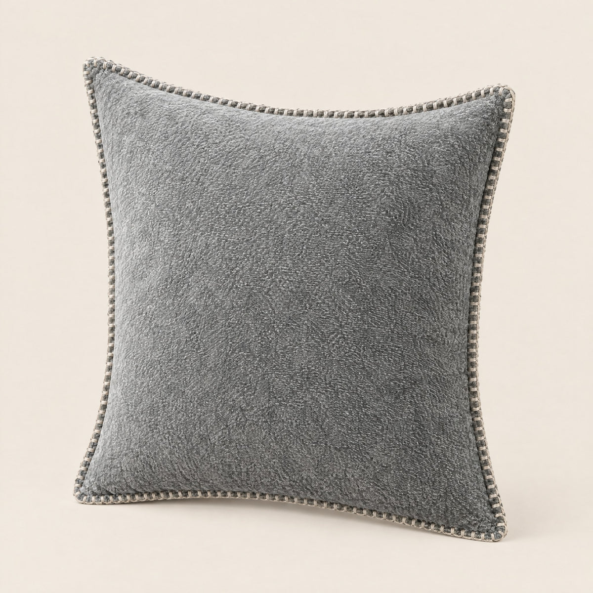 Housse de coussin GALON en chenille gris clair, bordure au point de feston, 45x45 cm