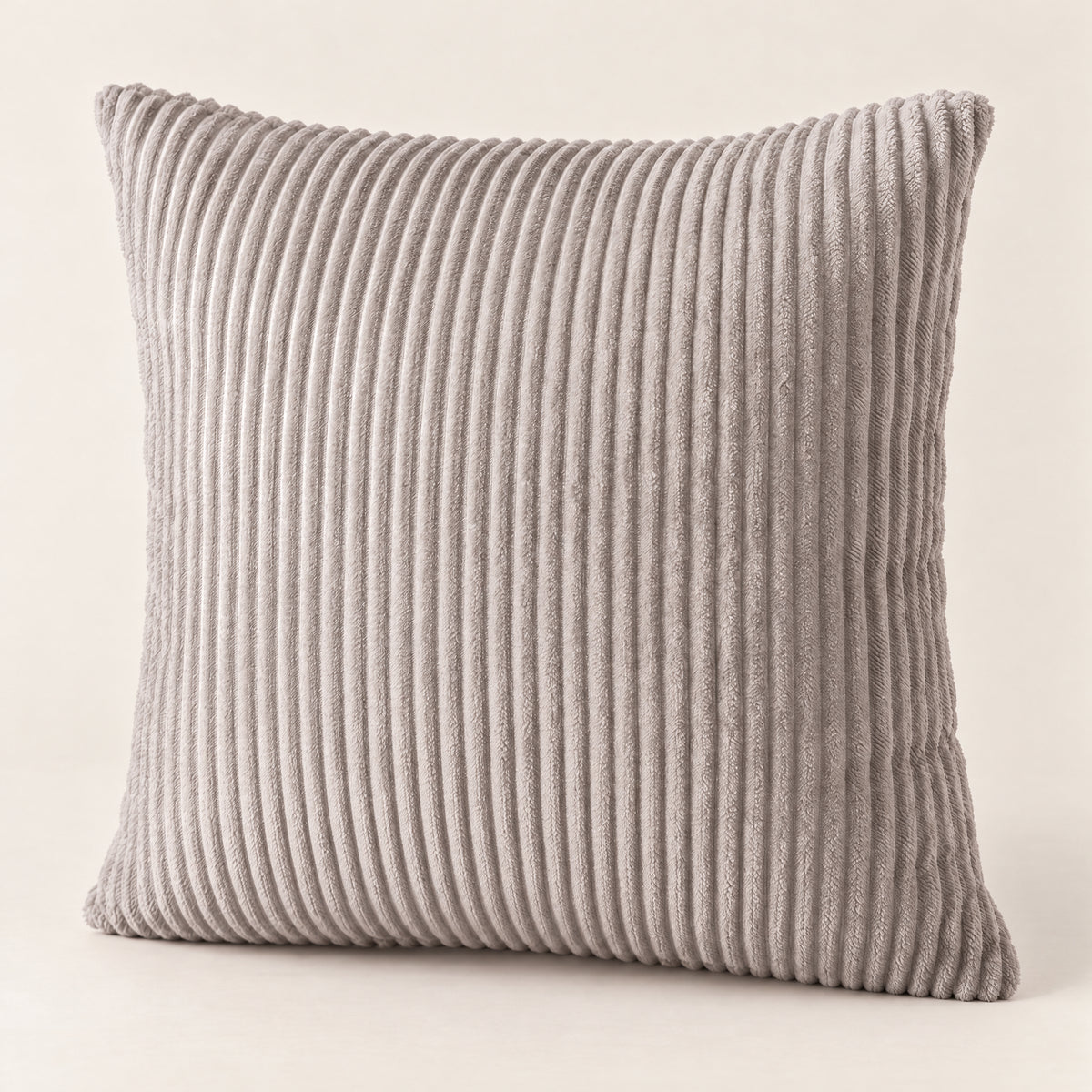 CANNELE — housse de coussin en velours côtelé à larges côtes, coloris Gris clair