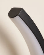 Halo, applique murale LED minimaliste — gros plan sur les matériaux et finitions | Maison Beaurel