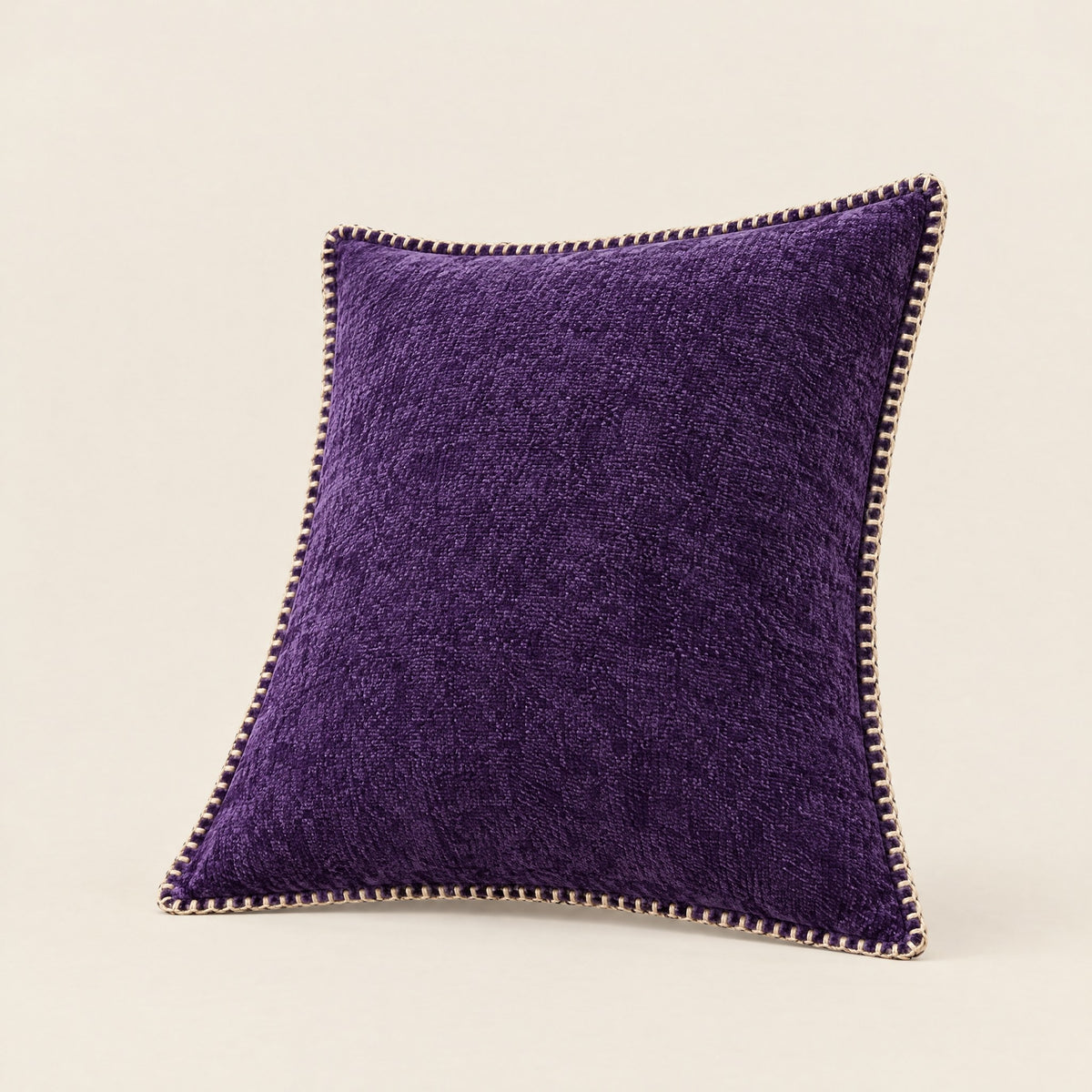 Housse de coussin GALON en chenille violette, bordure au point de feston crème, 45x45 cm
