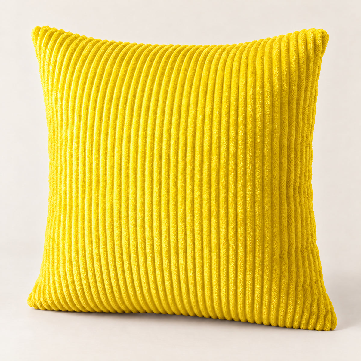 CANNELE — housse de coussin en velours côtelé à larges côtes, coloris Jaune