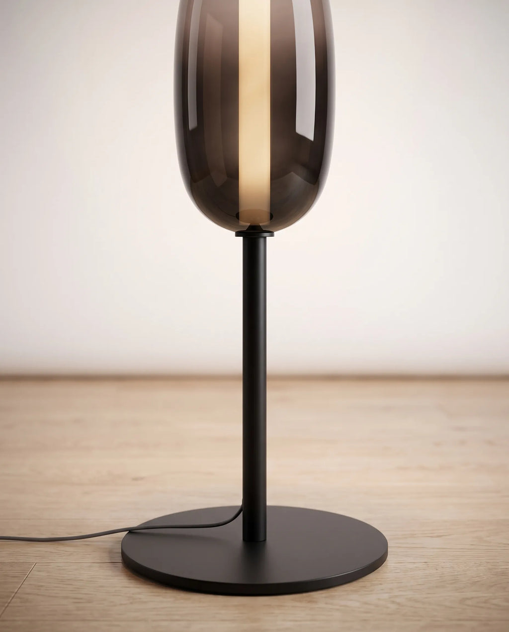 Murano, lampadaire en verre coloré — détail de fabrication | Maison Beaurel