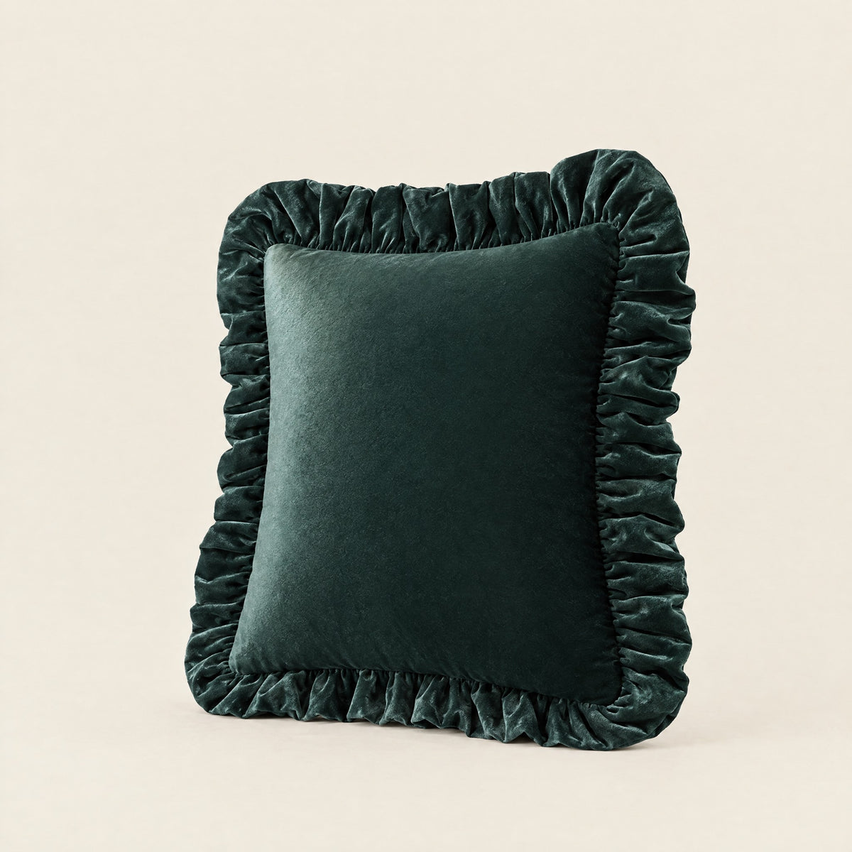 Housse de coussin RUCHE en velours à volant ruché, coloris Vert sapin