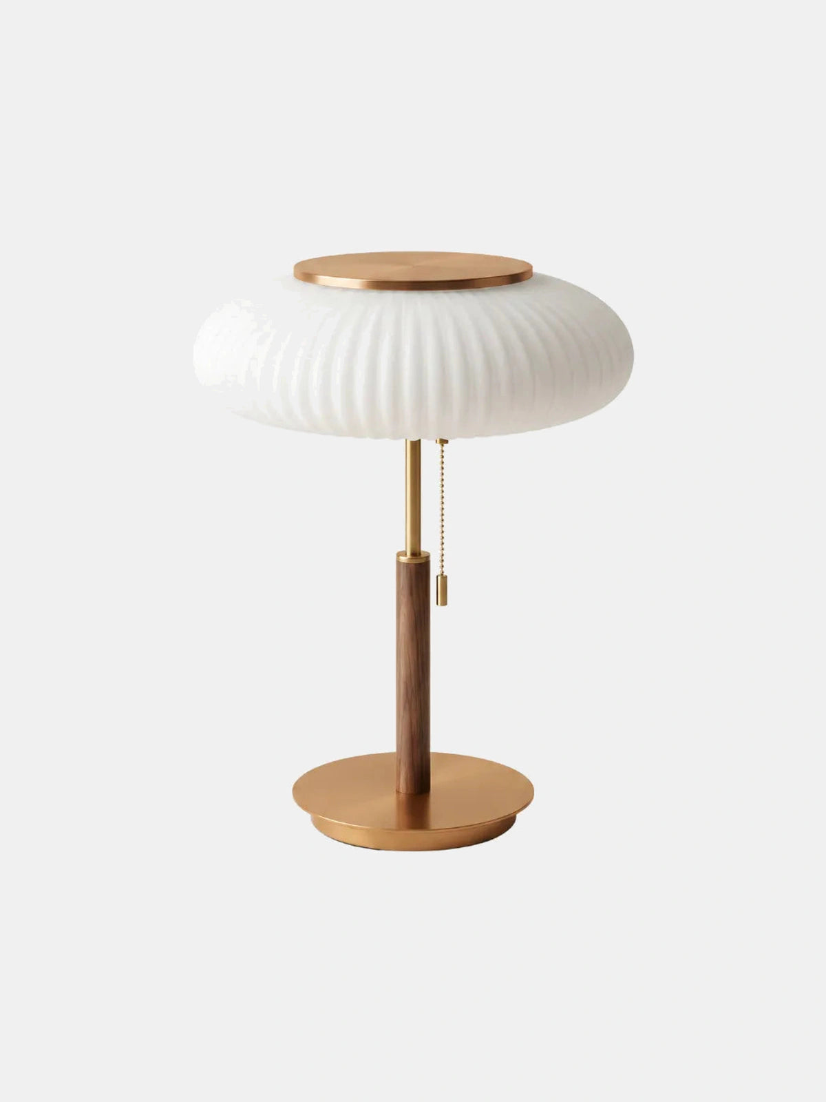 Atelier, lampe à poser en verre opalin et laiton | Maison Beaurel
