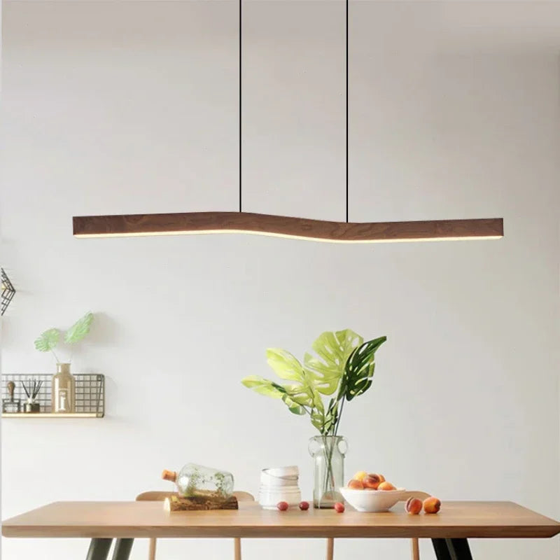 Suspension ROUVRE au-dessus d'une table, Lumora Paris