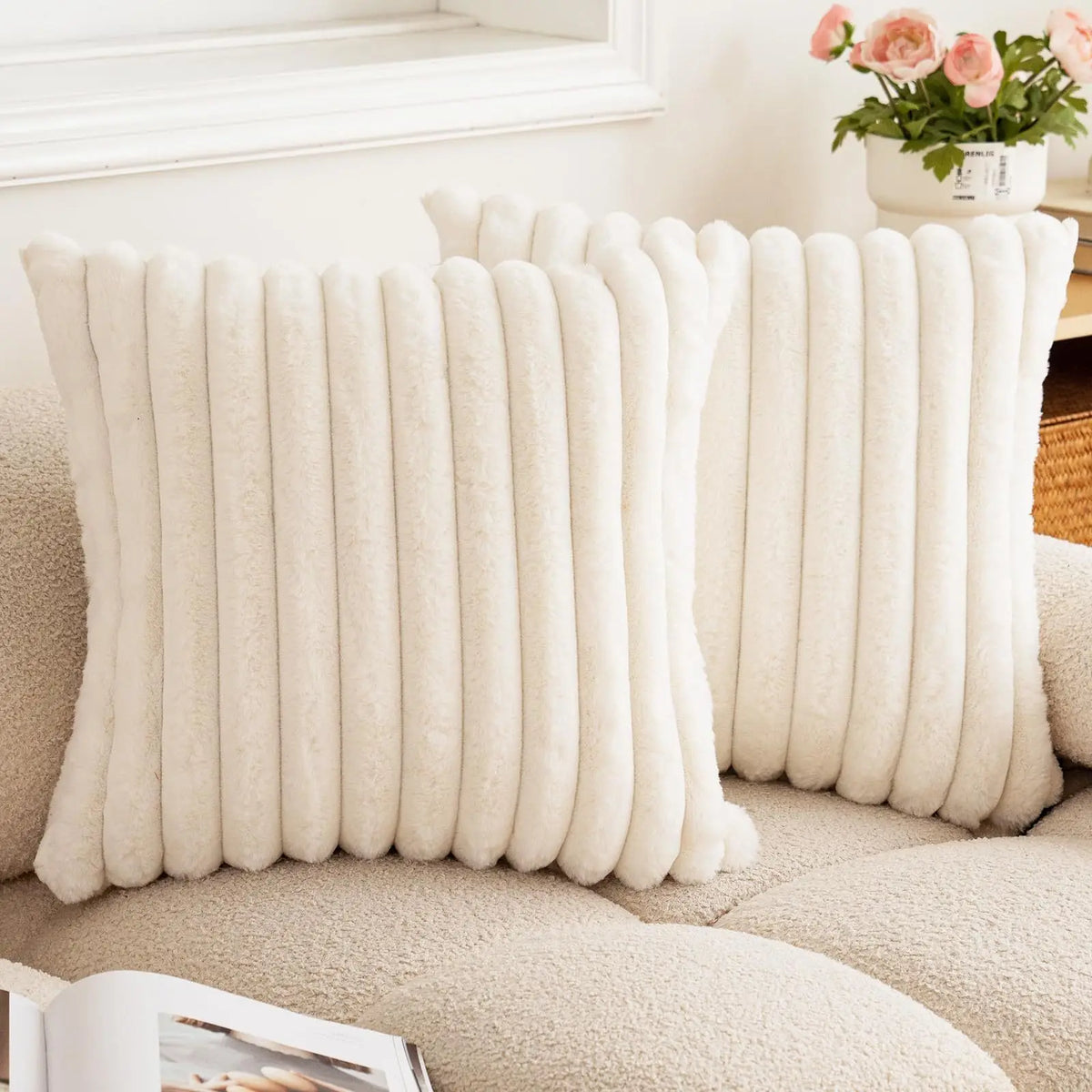 FLOCON — Housse de coussin en fausse fourrure, coloris Ivoire