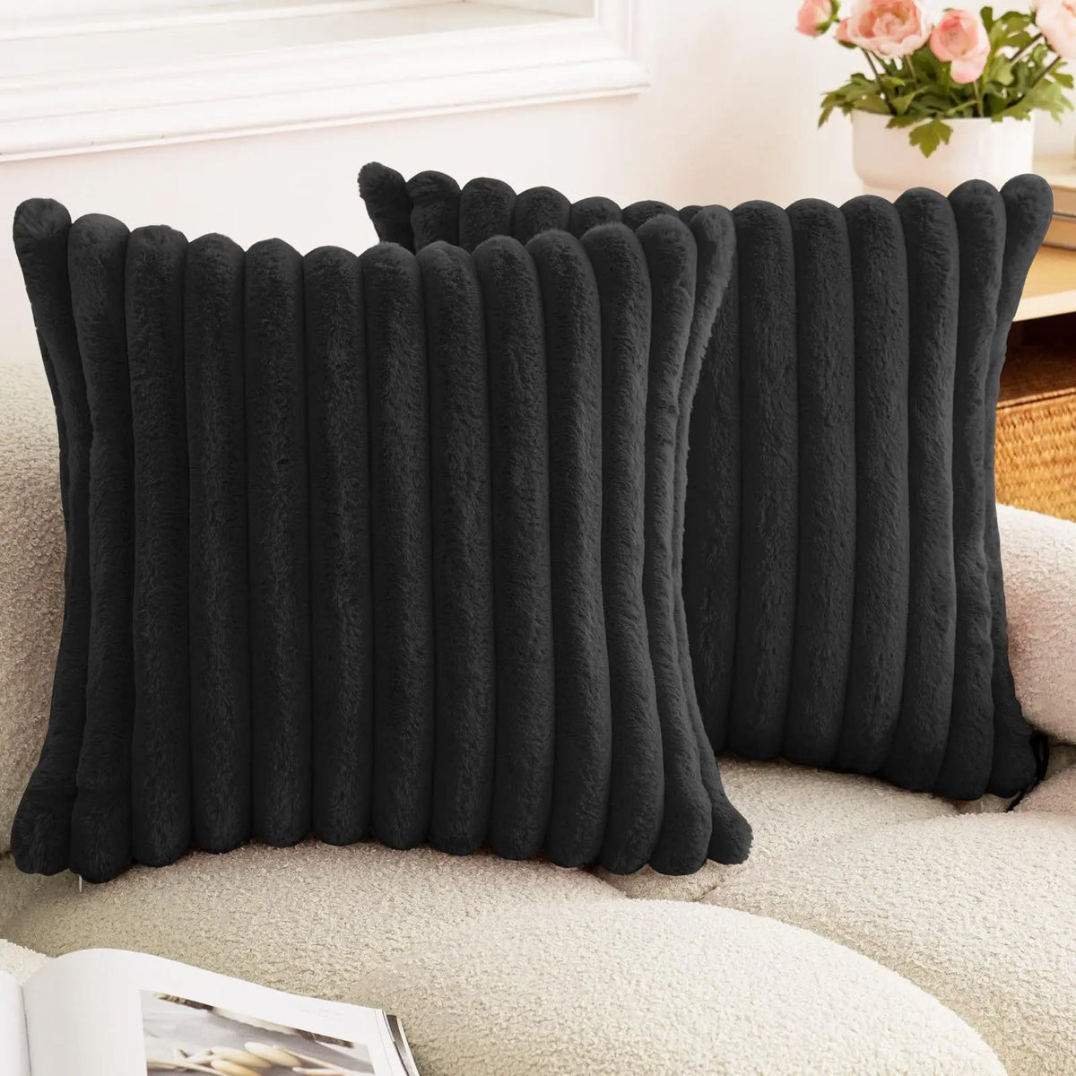FLOCON — Housse de coussin en fausse fourrure, coloris Noir