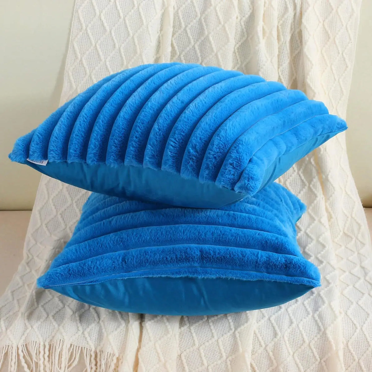FLOCON — Housse de coussin en fausse fourrure, coloris Bleu saphir