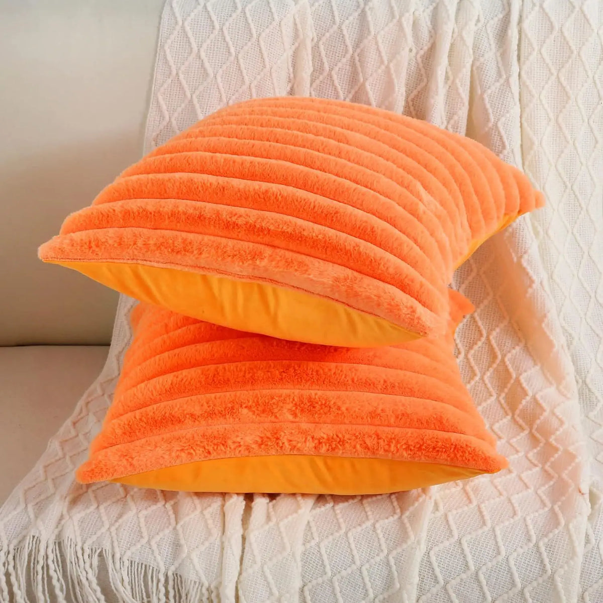 FLOCON — Housse de coussin en fausse fourrure, coloris Orange clair