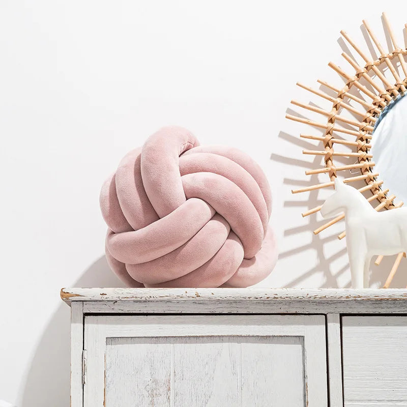 BULLE — Coussin boule noué en velours, coloris Rose poudré