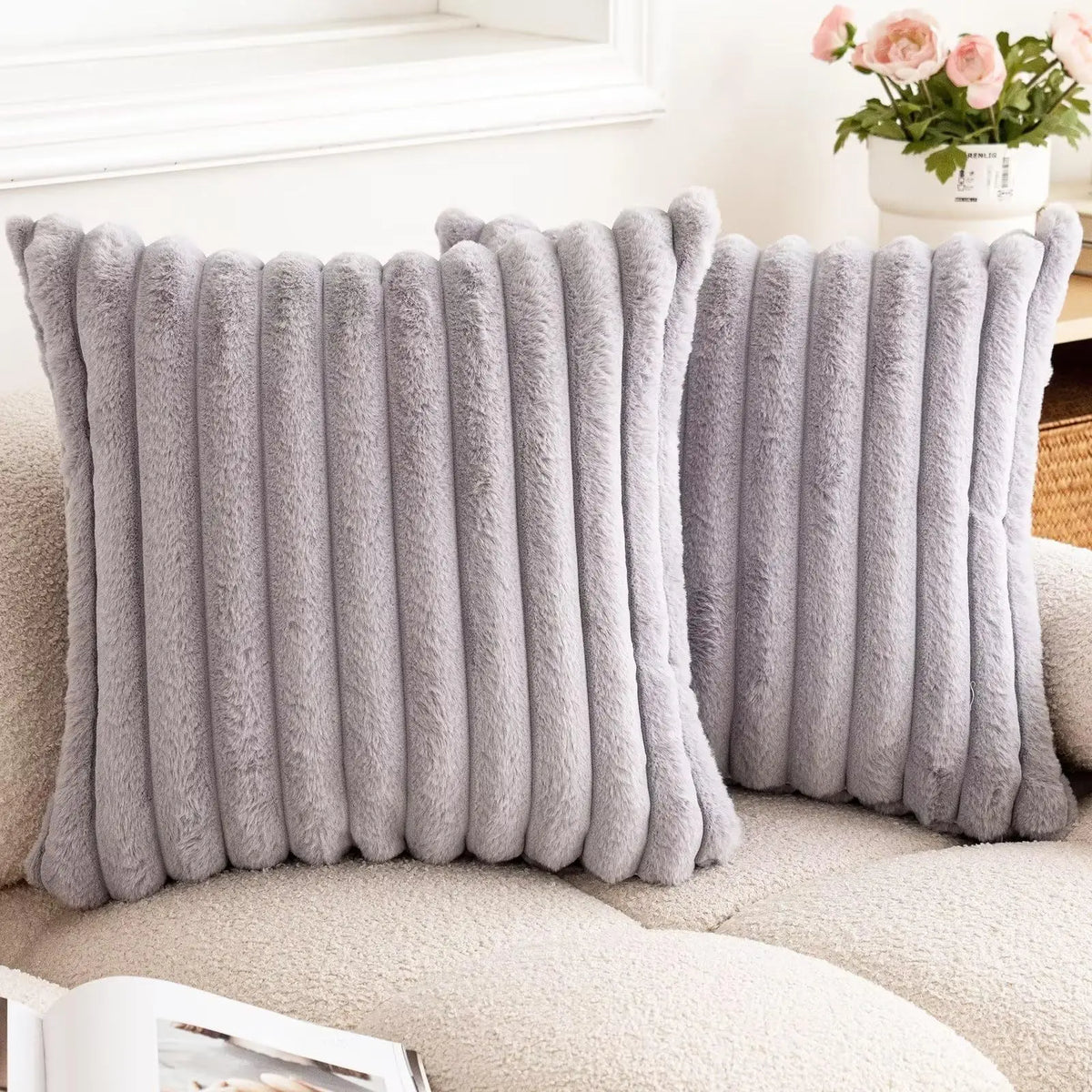 FLOCON — Housse de coussin en fausse fourrure, coloris Gris clair