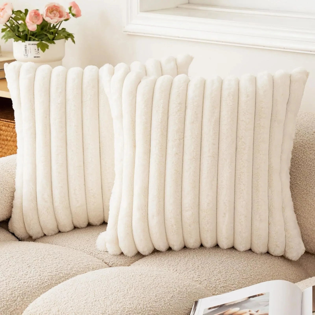 FLOCON — Housse de coussin en fausse fourrure, vue 1