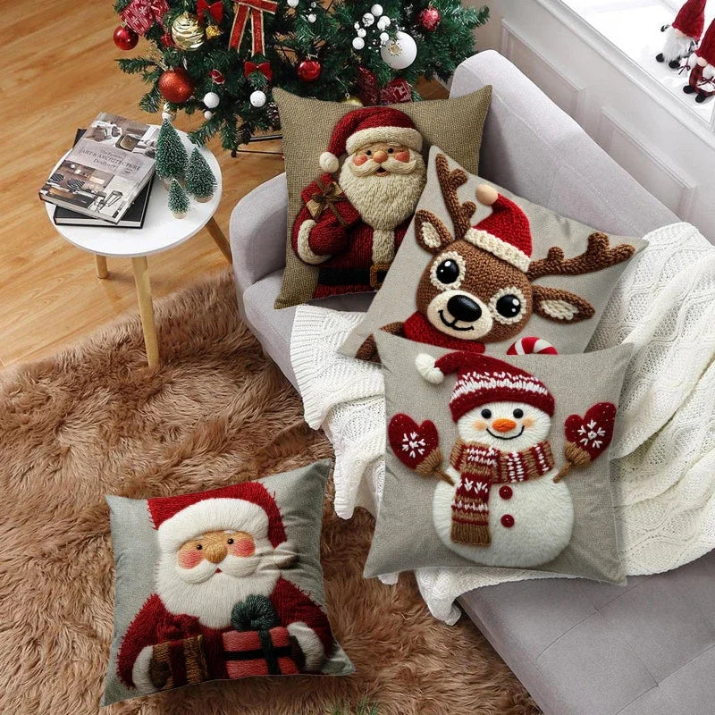 RENNE — Housses de coussin de Noël renne, Père Noël et bonhomme de neige près d'un sapin