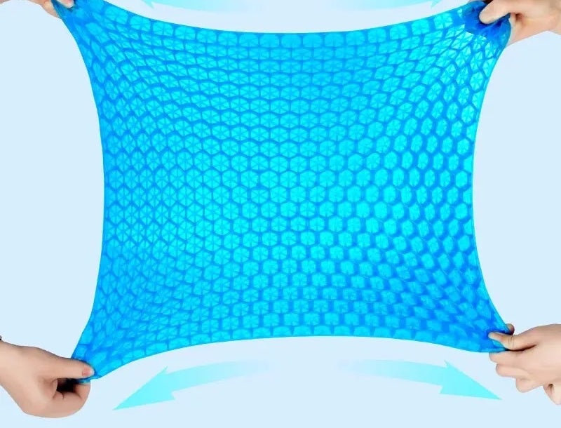 ALVEOLE — Gel nid d'abeille souple étiré entre les mains pour montrer son élasticité