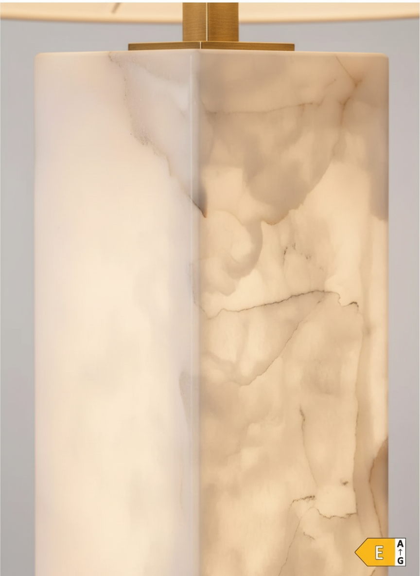 OPALINE — Lampe à poser en albâtre