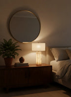 Opaline, lampe à poser en albâtre — vue rapprochée | Maison Beaurel