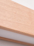 LATTE, applique murale en bois — gros plan sur le veinage du bois | Maison Beaurel