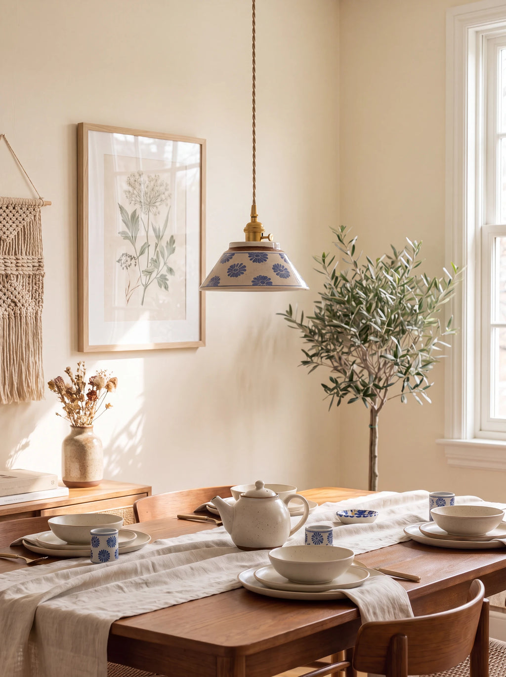 Nankin, suspension en céramique émaillée, au-dessus d'une table de salle à manger | Maison Beaurel