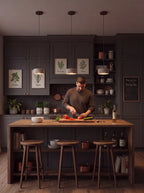 Ocre, suspensions en travertin, dans une cuisine conviviale | Maison Beaurel